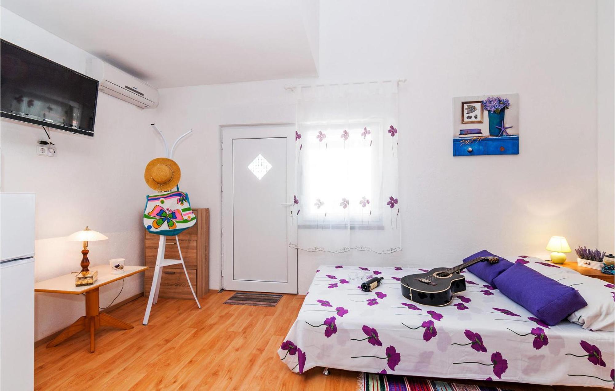 Nice Apartment In Vinjerac With Kitchen Zewnętrze zdjęcie