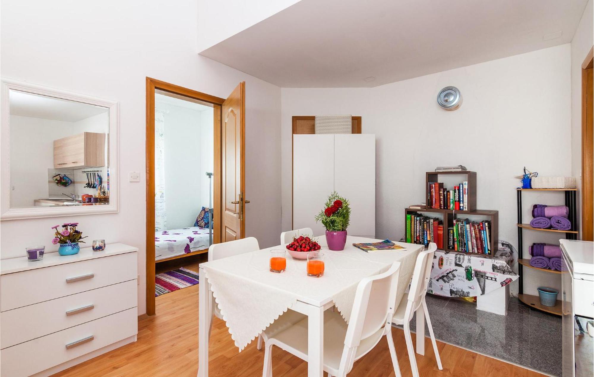 Nice Apartment In Vinjerac With Kitchen Zewnętrze zdjęcie